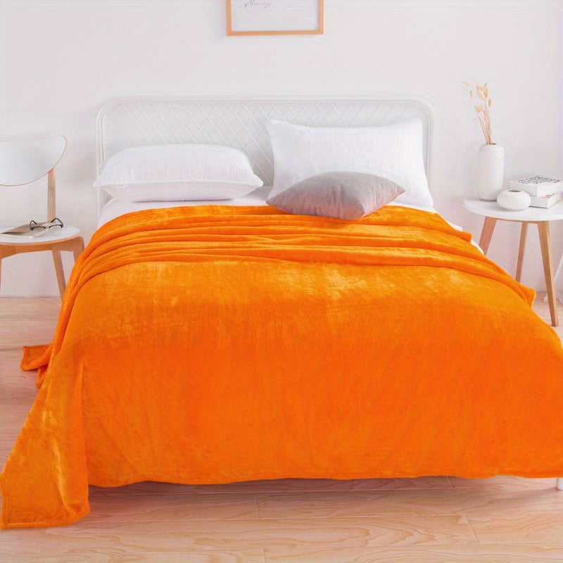 1 piece of a cozy and warm coral velvet flannel blanket suitable for all seasons - Ideal for use on the couch, bed, or sofa.