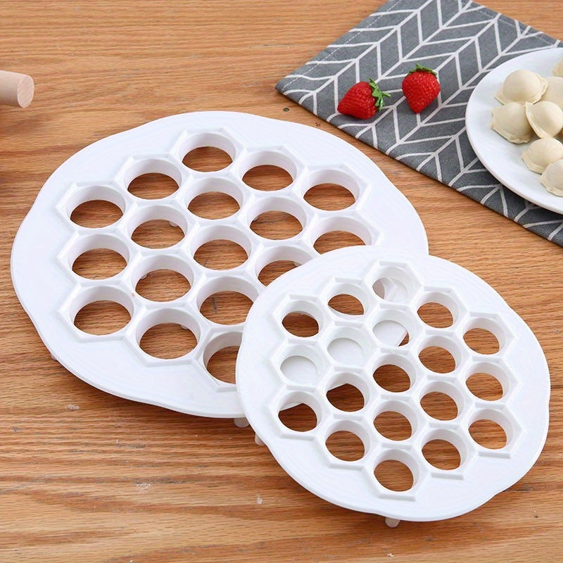 1 piece of 19-Hole Plastic Dough Press for Ravioli & Dumpling Making, Manual Kitchen Tool, Round Shape, Perfect for DIY Pasta at Home and in Restaurants