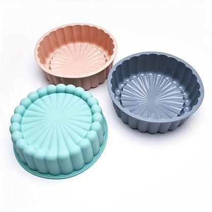 1 piece of a Charlotte Cake Pan made of silicone with a diameter of 14.99 cm. Perfect for baking cakes in the oven, this baking pan is an essential kitchen tool that will make baking easier and more enjoyable.