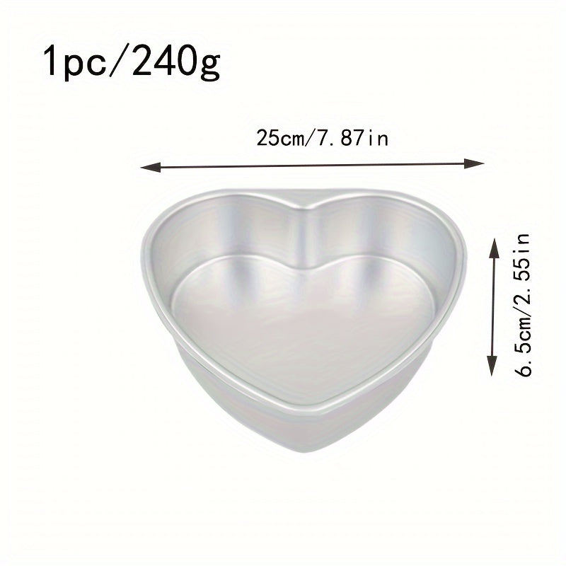 1 piece of a heart-shaped anode cake pan and 3 pieces of loose bottom cake molds. The cake pans come in sizes of 10.16cm, 15.24cm, 20.32cm, and 25.4cm with non-stick removable bottoms, perfect for baking chiffon cakes in the oven. Great for Halloween