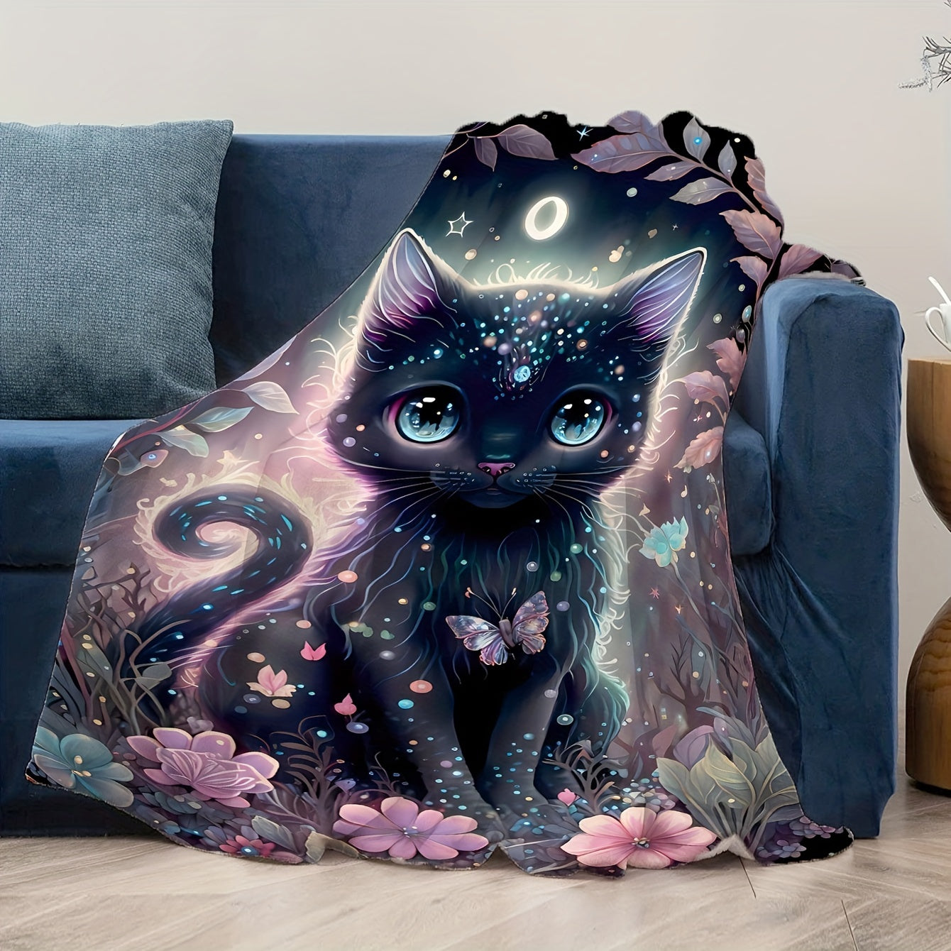 1 piece Black Cat Super Soft and Cozy Flannel Blanket, Lightweight and Plush, Warm and Comfortable, Ideal for Couch, Sofa, or Bed. Perfect for Halloween or Christmas Gifts.