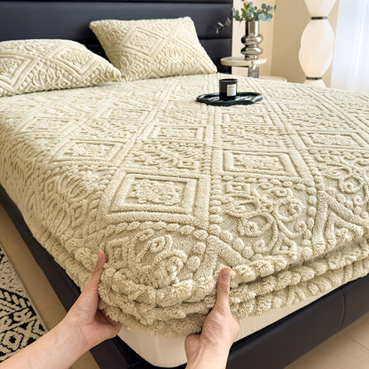 [Warm and Cozy Bedspread] Stay snug this winter with our plush and thick fitted sheet protector. Made from luxuriously soft knit fabric with elegant floral and geometric patterns, this durable bedspread is crafted from 100% polyester. Machine washable