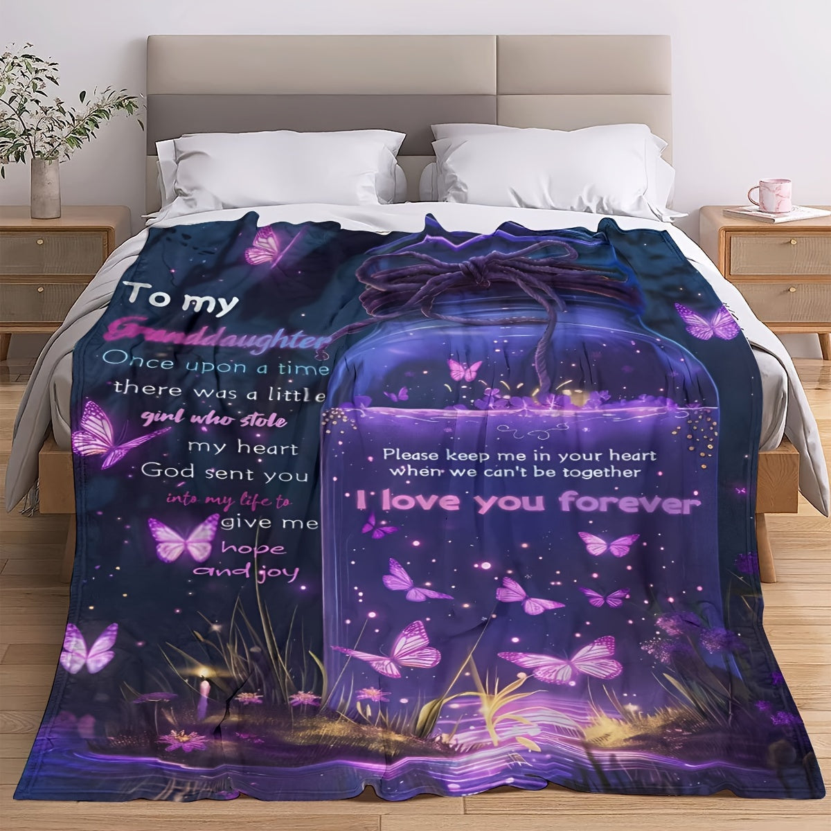 1 piece of a cozy Asian-inspired fleece blanket featuring a beautiful printed butterfly design. Perfect gift for Grandma's granddaughter. Suitable for all seasons and multiple uses. Made from anti-static polyester with a digital print on knitted fabric.