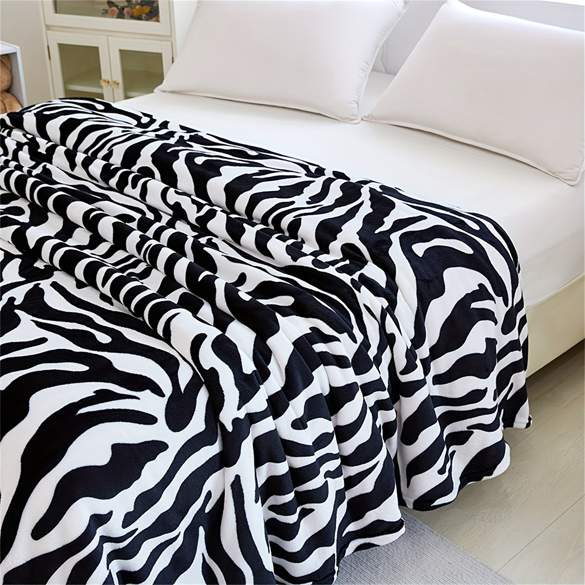 Zebra Patterned Blanket, Luxuriously Soft Throw Blanket Ideal for Snuggling Up on the Couch, Sofa, Office, Bed, Camping or Travel. The perfect multi-purpose gift blanket that can be used in all seasons.