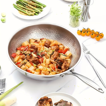 1 piece of 12.5/13.3-inch titanium wok, featuring a hammered tri-ply stainless steel construction with a lid. This Chinese wok is PFOA- and PTFE-free, ensuring a healthy and high-quality cooking experience. The wok is also dishwasher and oven-safe