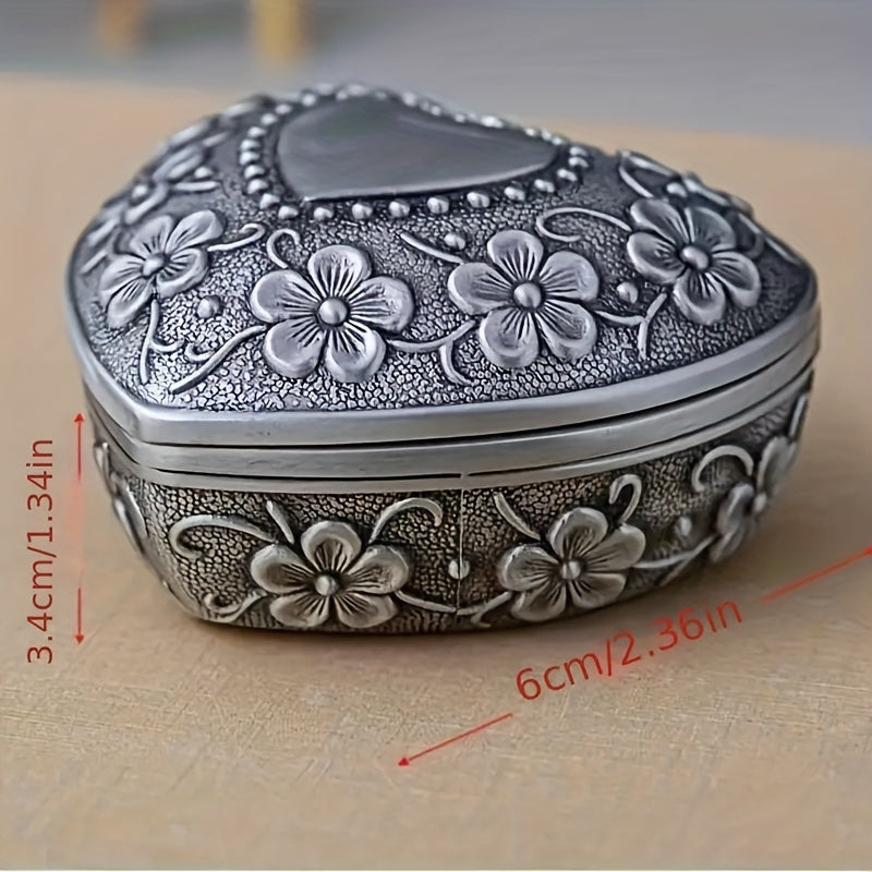 [Highly-Desired] Beautiful Bohemian Style Silvery Heart-Shaped Alloy Jewelry Box with Floral Patterns - Featuring a Metal Ring Holder, Luxurious Fabric Interior, and Secure Clasp Closure - An Ideal Gift for Valentine's Day