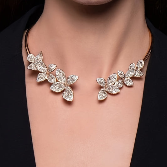 Women's High-End Rhinestone Necklace with Flower Collar: A Versatile and Personalized Accessory