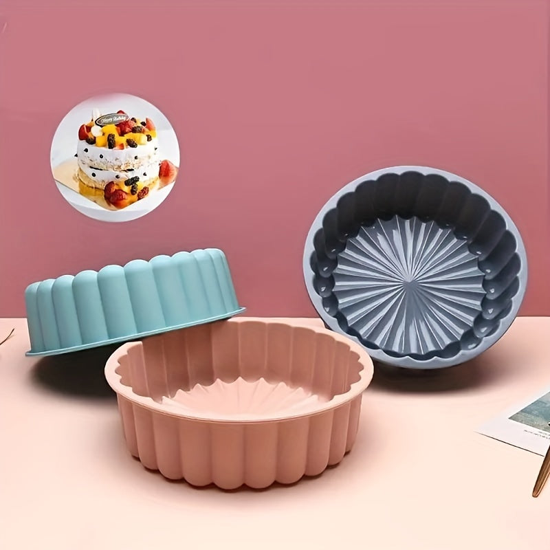 1 piece of a Charlotte Cake Pan made of silicone with a diameter of 14.99 cm. Perfect for baking cakes in the oven, this baking pan is an essential kitchen tool that will make baking easier and more enjoyable.