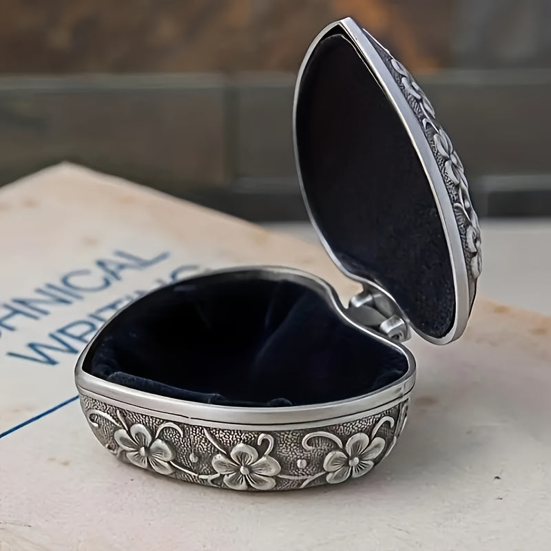 [Highly-Desired] Beautiful Bohemian Style Silvery Heart-Shaped Alloy Jewelry Box with Floral Patterns - Featuring a Metal Ring Holder, Luxurious Fabric Interior, and Secure Clasp Closure - An Ideal Gift for Valentine's Day