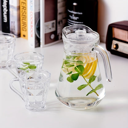 1 or 2 pieces of plastic pitcher with a lid, made of heat-resistant plastic for easy cleaning. This pitcher comes with a handle, suitable for both hot and cold beverages such as water, cold brew, iced tea, and juice. It can be used as a living room