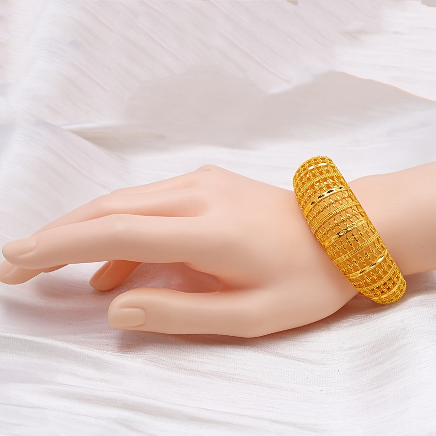 - Boho Style Zinc Alloy Open Cuff Bracelet
- Featuring Middle Eastern 3D Carved Hollow Design
- Non-Fading and Durable
- Perfect for Women's Dubai Wedding Bohemian Jewelry
- Ideal for Daily Wear and Special Gift Occasions
- Versatile All-Season Accessory