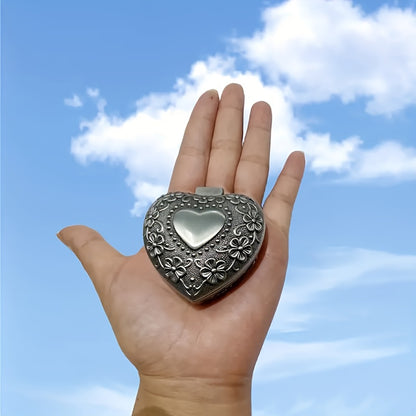 [Highly-Desired] Beautiful Bohemian Style Silvery Heart-Shaped Alloy Jewelry Box with Floral Patterns - Featuring a Metal Ring Holder, Luxurious Fabric Interior, and Secure Clasp Closure - An Ideal Gift for Valentine's Day